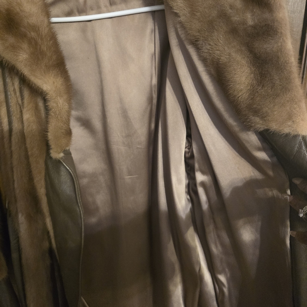 Brown mink real Fur Coat for Women - Picture 8 of 16